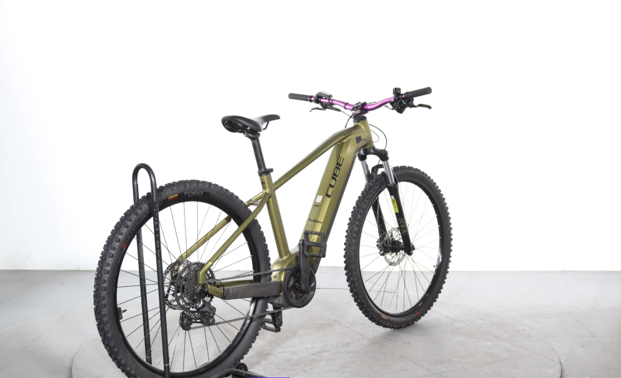 Cube Reaction Hybrid Performance 625   ( Año 2024  ) - Bicicleta Reacondicionada