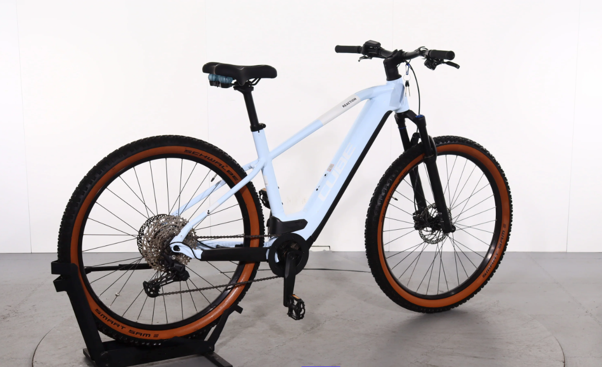 Cube Reaction Hybrid Pro   ( Año 2023  ) - Bicicleta Reacondicionada