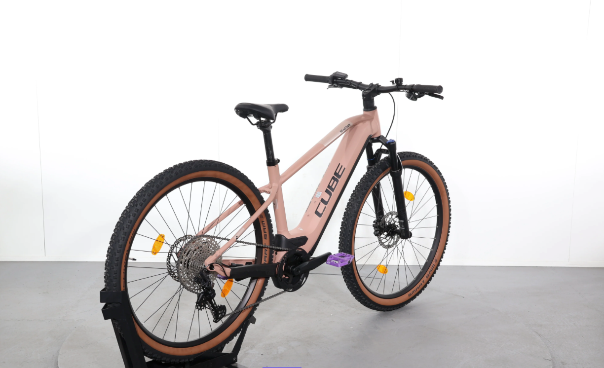 Cube Reaction Hybrid Pro   ( Año 2023  ) - Bicicleta Reacondicionada
