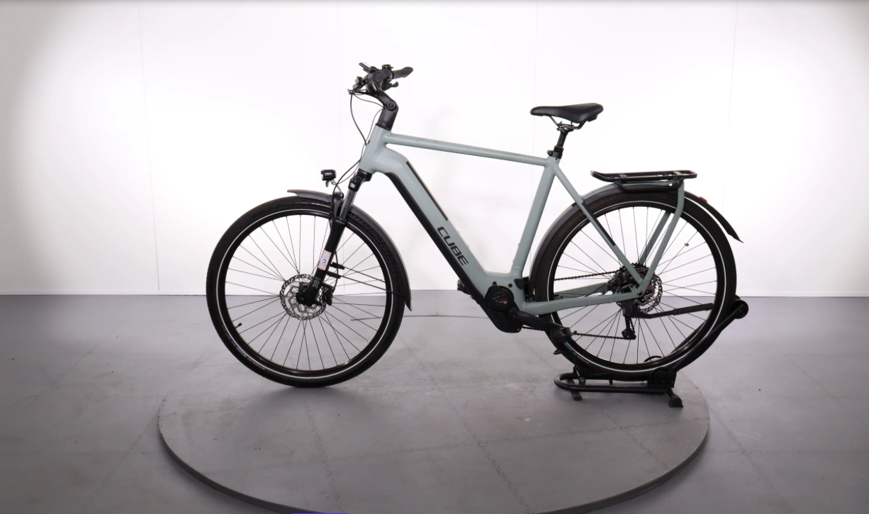 Cube Kathmandu Hybrid One 625    Año 2023 - Bicicleta Reacondicionada