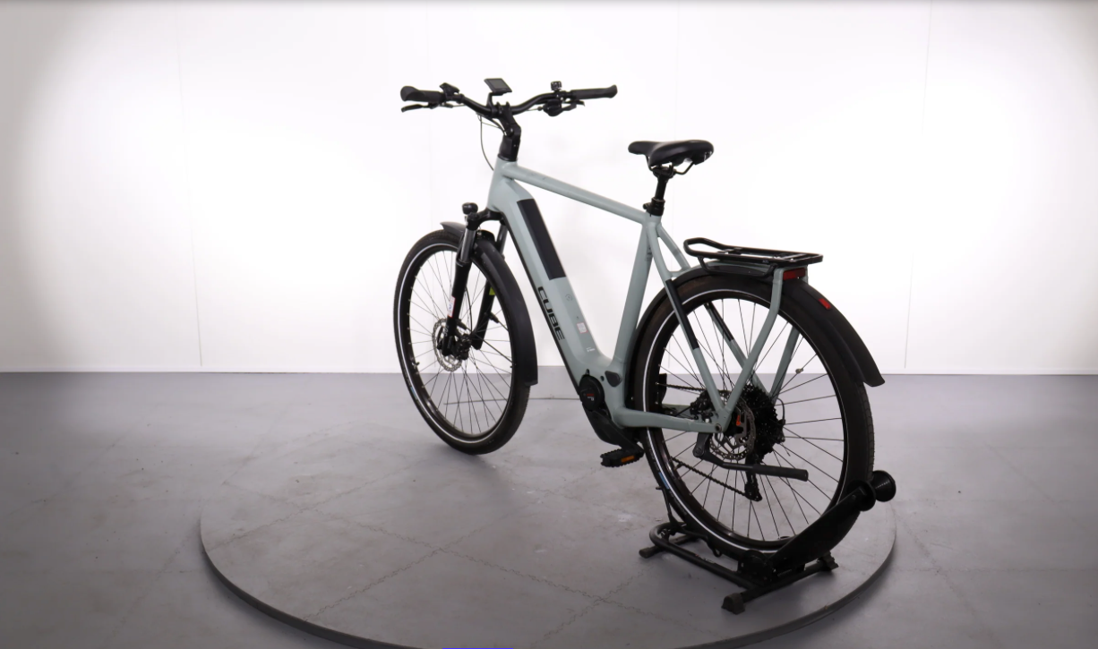 Cube Kathmandu Hybrid One 625    Año 2023 - Bicicleta Reacondicionada