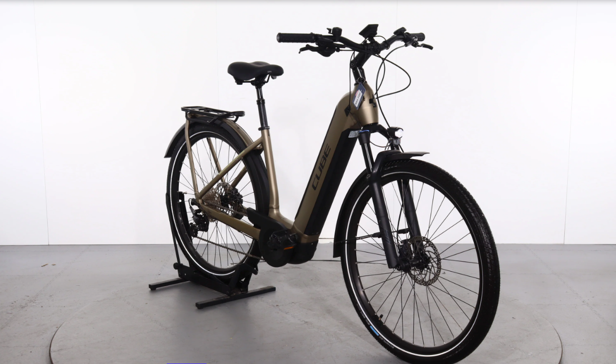 Cube Kathmandu Hybrid Pro 625    Año 2023 - Bicicleta Reacondicionada