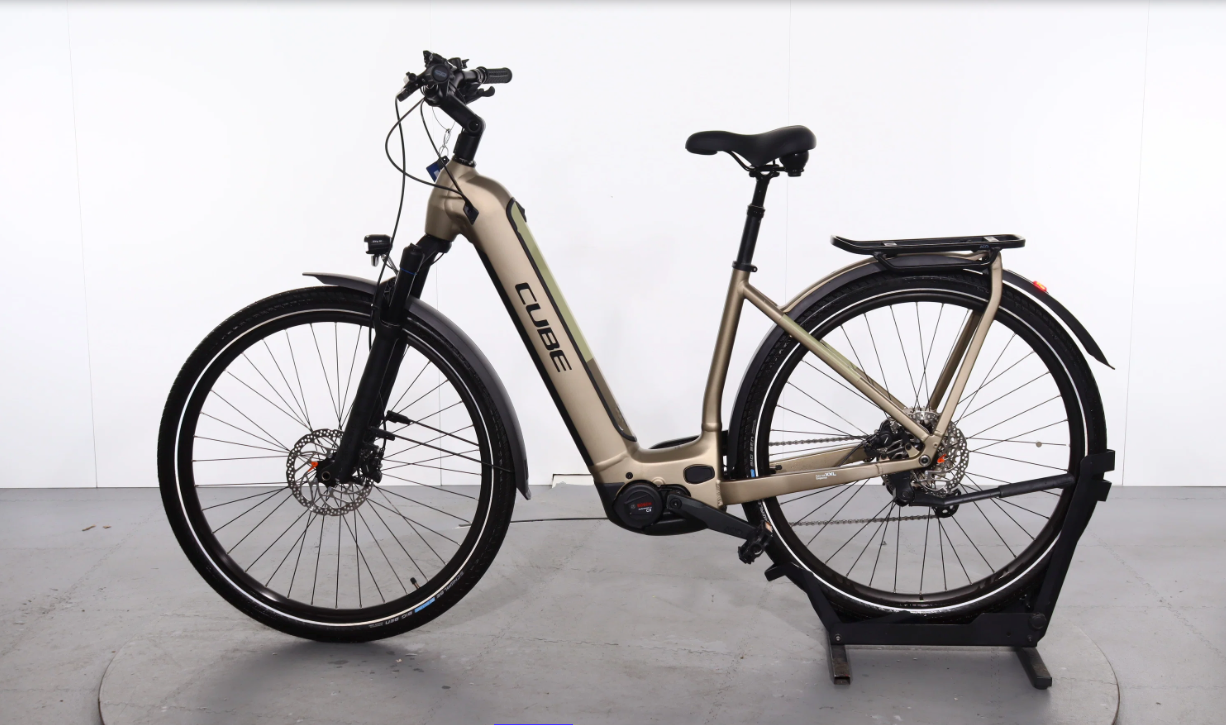 Cube Kathmandu Hybrid Pro 625    Año 2023 - Bicicleta Reacondicionada
