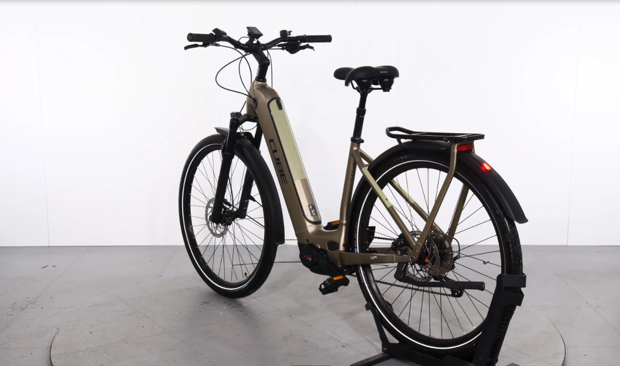 Cube Kathmandu Hybrid Pro 625    Año 2023 - Bicicleta Reacondicionada